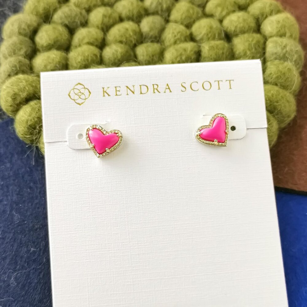 Kendra Scott Ari Heart Neon Pink Stud Earrings Gold